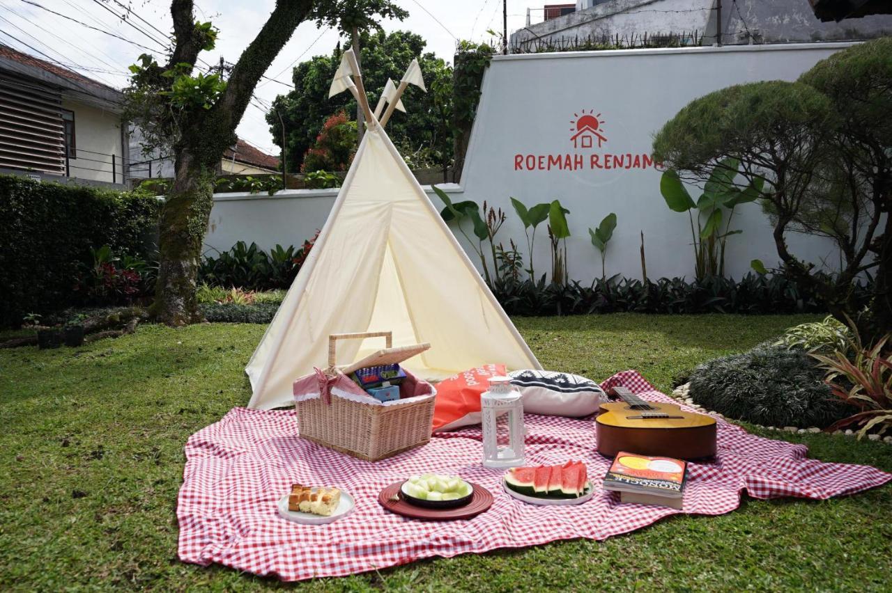 Bed and Breakfast Roemah Renjana Bandung Exteriér fotografie