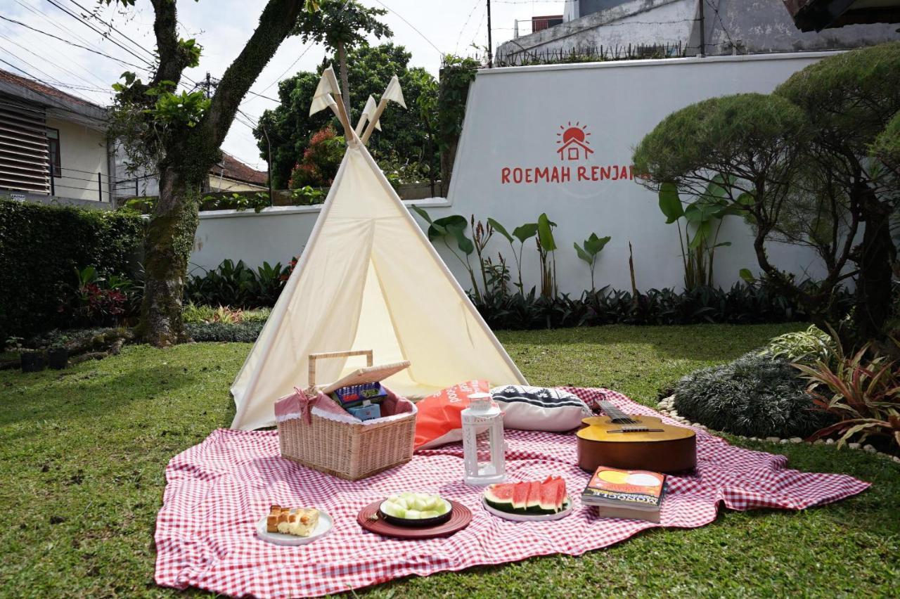 Bed and Breakfast Roemah Renjana Bandung Exteriér fotografie