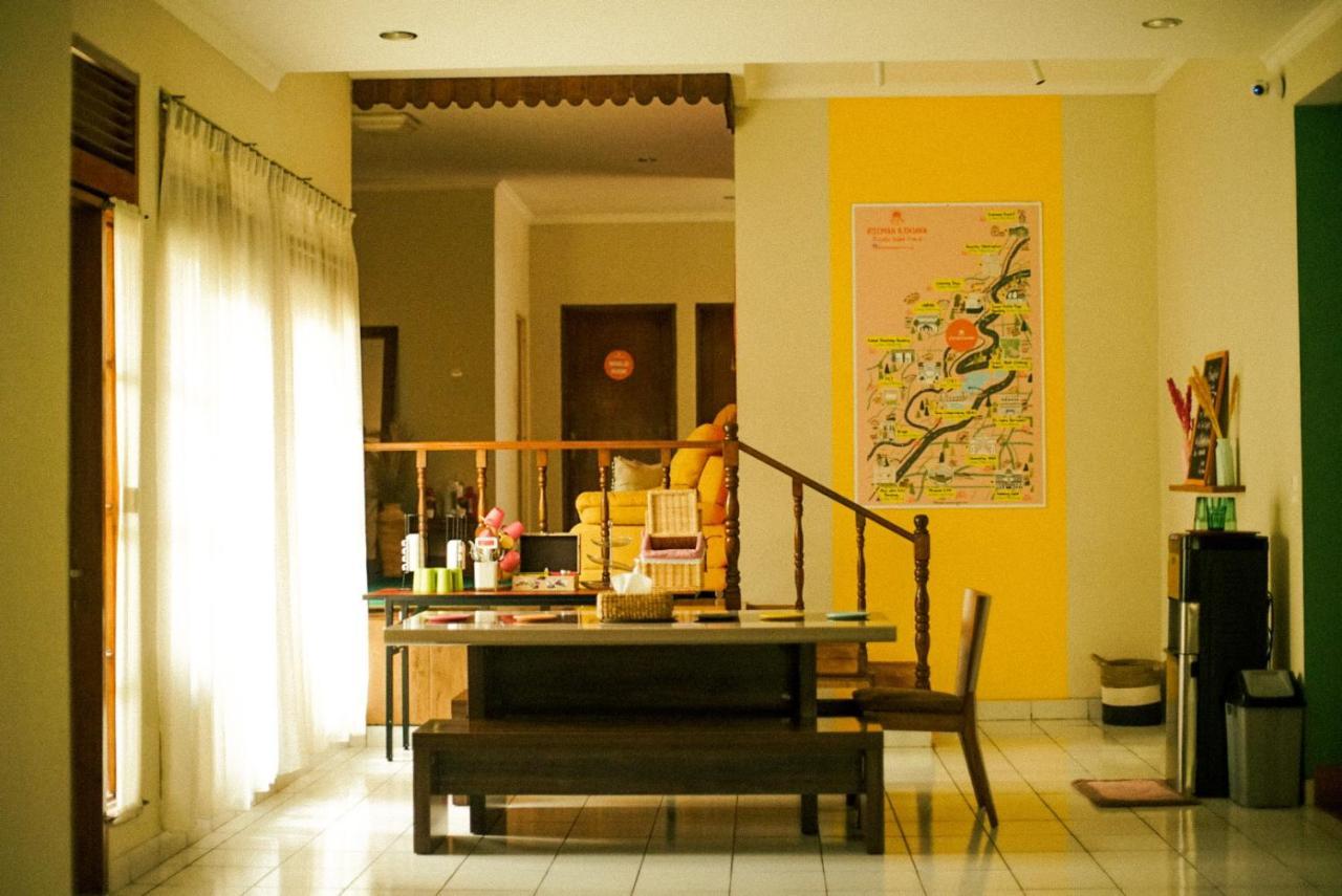 Bed and Breakfast Roemah Renjana Bandung Exteriér fotografie